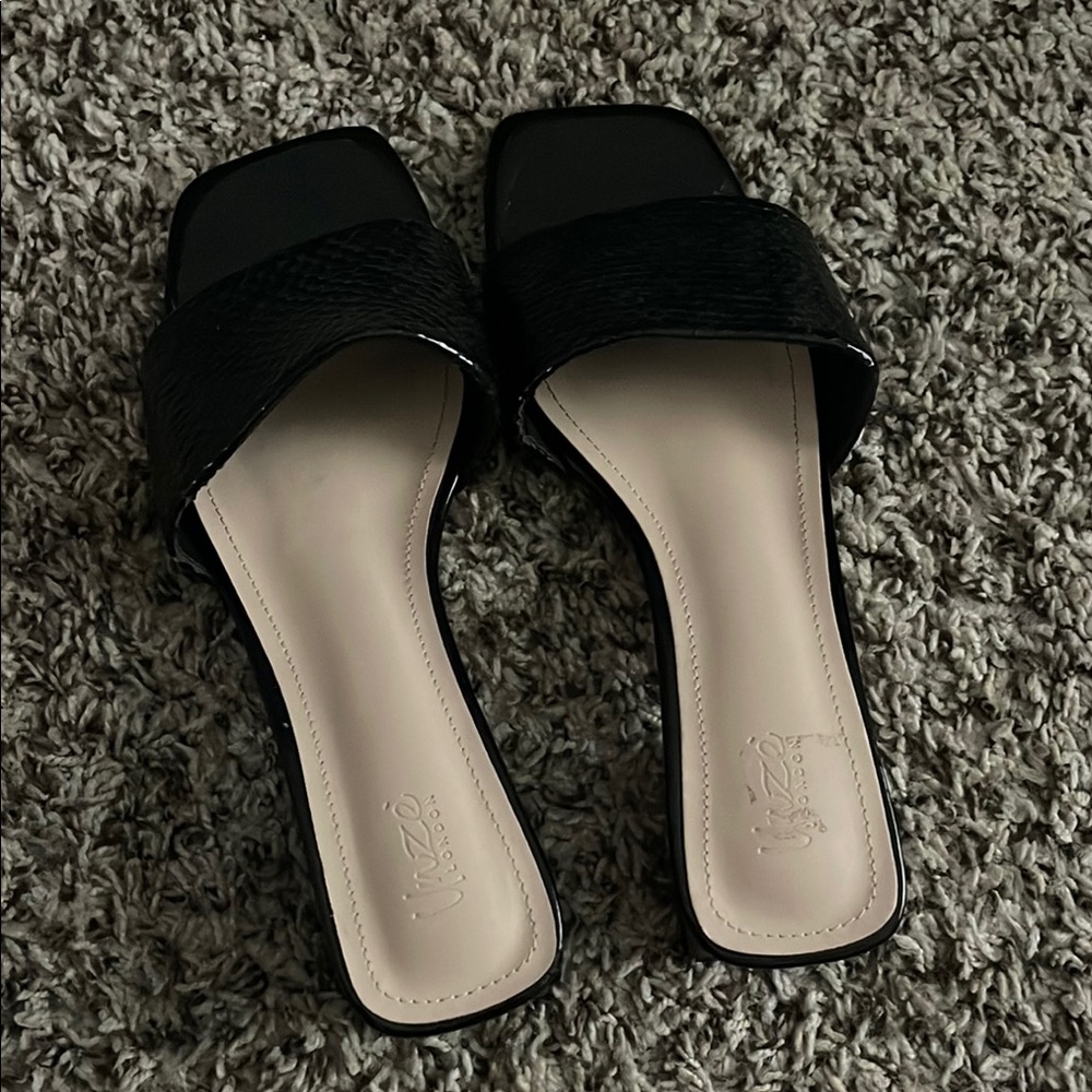 Vince Black Slide Sandals Minimalist Design